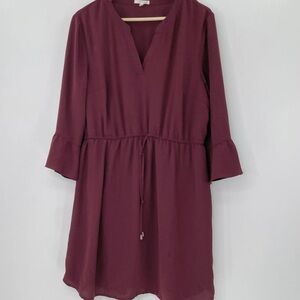 Maurices Maroon Red Cinch Waist
Bell Sleeve Chiffon Lined Dress
Size L. NWT